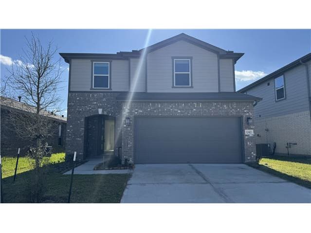 Single Family Home 3BR 2.1BA — 12422 Seybold Cove, Houston, TX