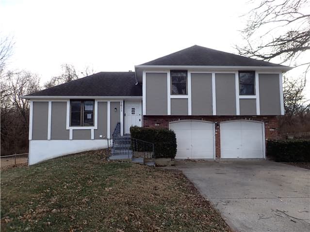 Single Family Home 3BR 2BA - 7611 E 100th Ter, Kansas City, MO