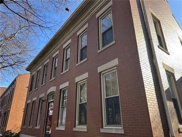 Photograph of 912 Rutger St, Saint Louis, MO 63104