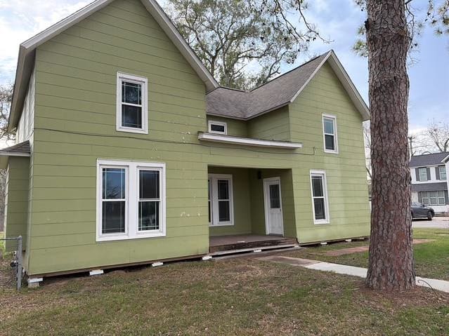 Photograph of 502 S Mechanic St, El Campo, TX 77437