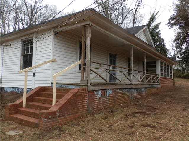 Single Family Home 3BR 2BA — 10 N Hillcrest Dr, Lindale, GA