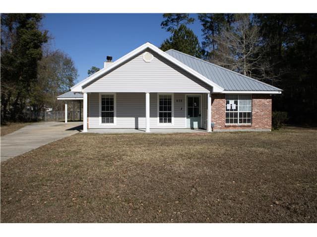 Photograph of 908 Edna St, Waveland, MS 39576