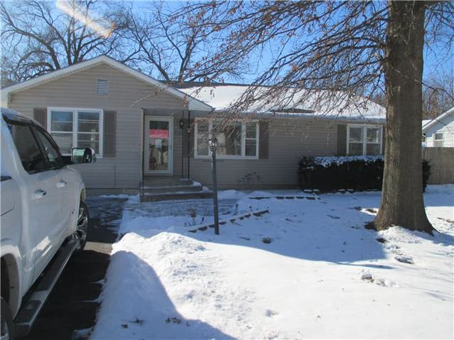 Photograph of 2106 E 9th St, Sedalia, MO 65301