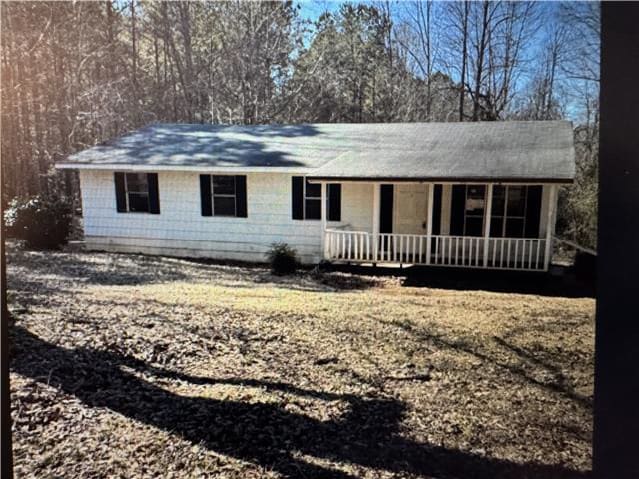 Photograph of 302 Mockingbird Dr, Camp Hill, AL 36850