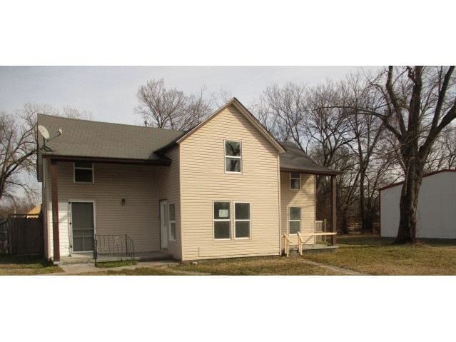 Photograph of 102 N Elm St, Wyandotte, OK 74370