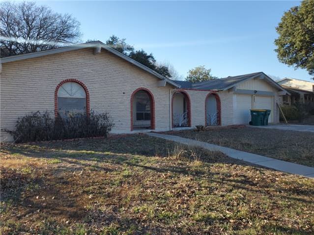 Photograph of 303 Cordoba Dr, Universal City, TX 78148