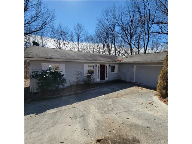 Photograph of 318 Lakeview Dr, Crossville, TN 38558