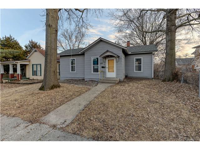 Photograph of 659 Middle St, Leavenworth, KS 66048