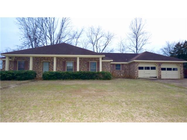 Photograph of 103 White Oak Ln, Florence, AL 35633