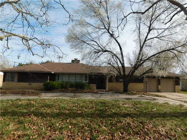 Photograph of 7 Whitmore Rd, Hutchinson, KS 67502