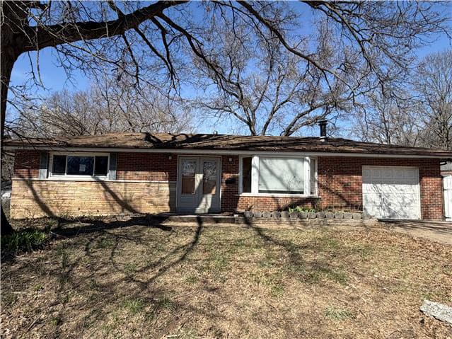 Photograph of 1007 Hutton Pl, Saint Louis, MO 63135