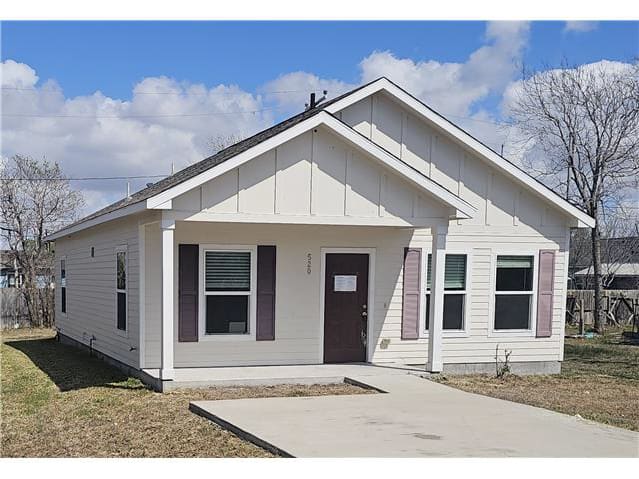 Photograph of 520 E Verbina St, Taft, TX 78390