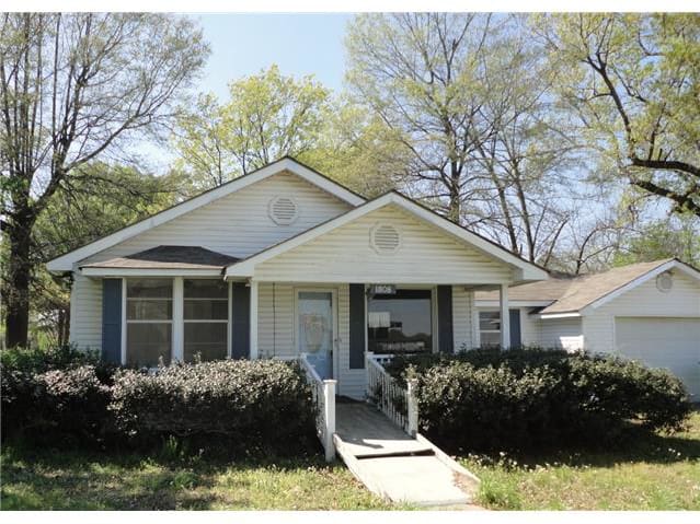 Photograph of 1808 S Leslie St, Stuttgart, AR 72160