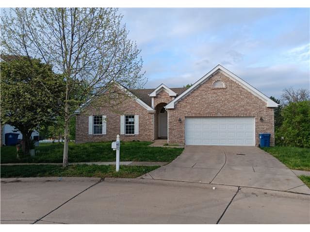 Photograph of 318 Coventry Trail Ln, Maryland Heights, MO 63043