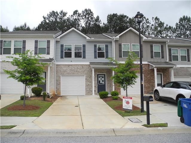 Photograph of 3353 Sable Elm Ct, Atlanta, GA 30349