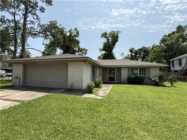 Single Family Home 4BR 2BA — 175 Bermuda Dr, Slidell, LA