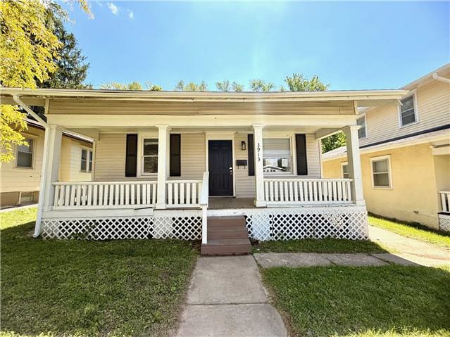 Single Family Home 3BR 1BA — 3913 Terrace Ave, Saint Joseph, MO