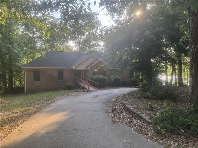 Single Family Home 4BR 2BA — 411 Wexford Cir, Bonaire, GA