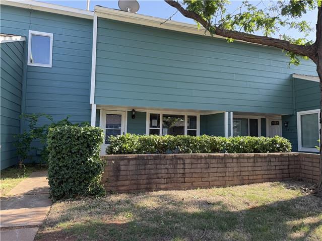 Single Family Home 2BR 2BA — 2831 Indian Creek Blvd, Oklahoma City, OK