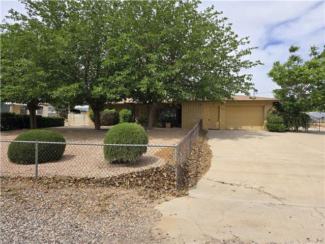 Single Family Home 3BR 2BA — 4435 N Irving St, Kingman, AZ