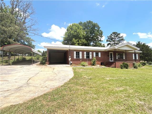 Single Family Home 3BR 2BA — 303 Bon Air Rd, Childersburg, AL