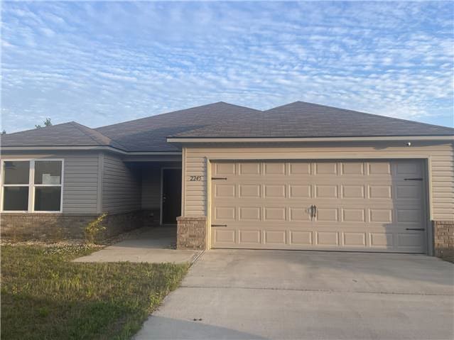 Single Family Home 4BR 2BA — 2245 Middlebrook Xing, Odenville, AL