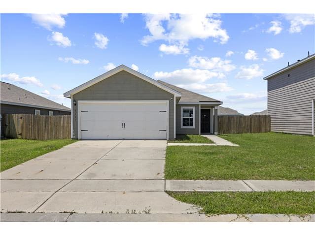 Single Family Home 4BR 2BA — 8407 Bermuda Blue Rd, Cove, TX
