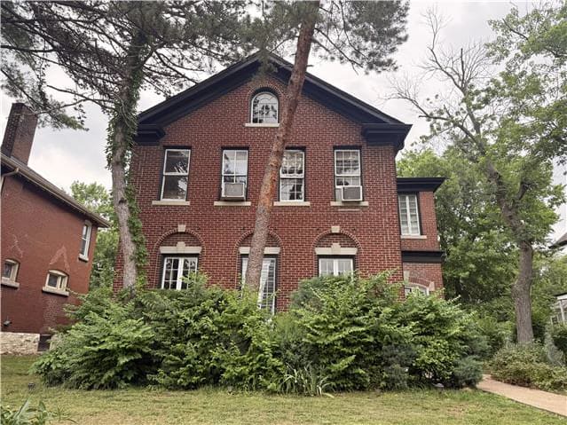Single Family Home 3BR 1.1BA — 6133 Waterman Blvd, Saint Louis, MO