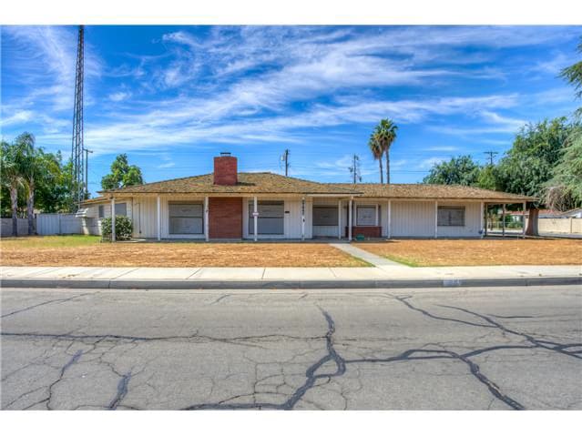 Photograph of 1065 1st St, Wasco, CA 93280