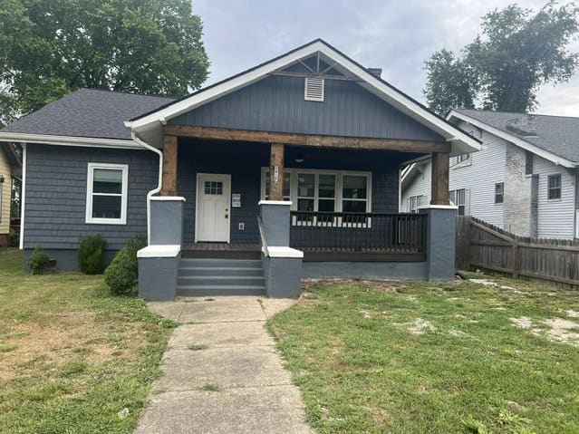 Single Family Home 4BR 2BA - 2917 Linden Ave, Knoxville, TN