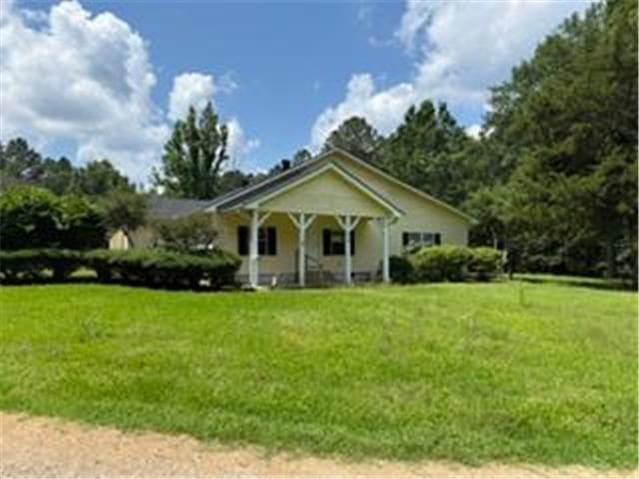 Single Family Home 3BR 3BA - 979 W 7th St, Smackover, AR