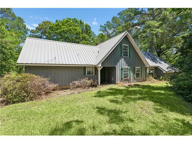 Photograph of 302 Montmartre Dr, Folsom, LA 70437