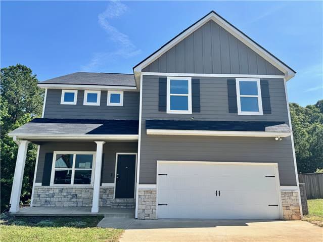 Single Family Home 4BR 2.1BA - 415 Splash Pointe, Temple, GA
