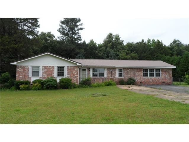 Single Family Home 4BR 3BA - 975 Riverside Dr, Gadsden, AL
