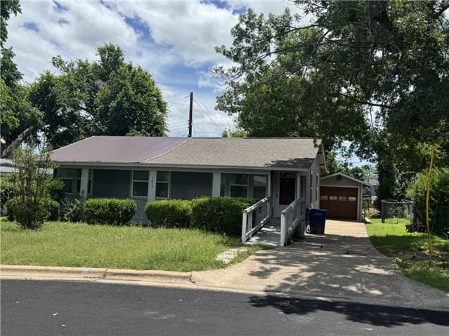 Single Family Home 2BR 1.1BA - 1813 Rhodes Rd, Austin, TX