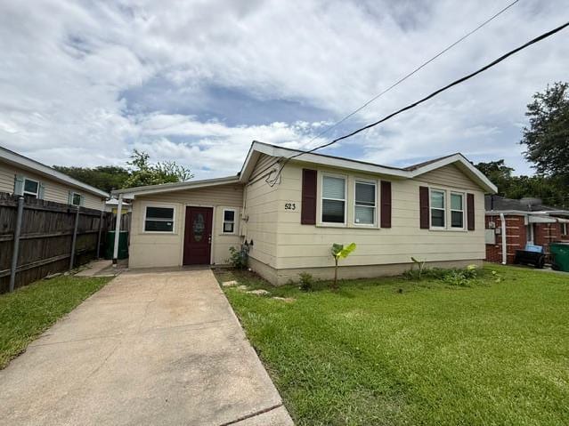 Single Family Home 3BR 1BA - 523 Tullulah Ave, River Ridge, LA