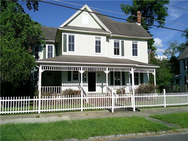 Single Family Home 6BR 5BA - 405 Gilmore St, Waycross, GA