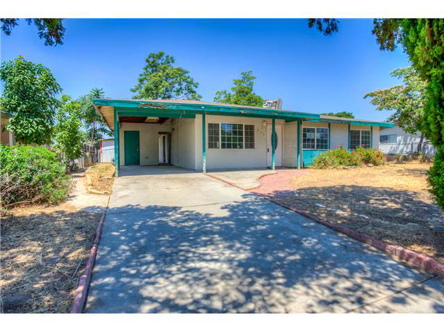 Single Family Home 3BR 2BA - 230 Sterling Rd, Bakersfield, CA