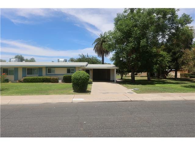 Single Family Home 2BR 2BA - 10222 W Snead Cir S, Sun City, AZ