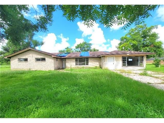 Photograph of 419 Lee Ave, Jones Creek, TX 77541