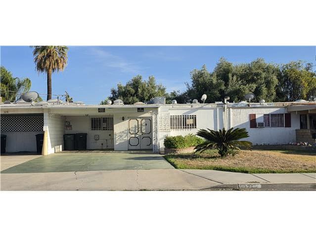 Single Family Home 2BR 2BA - 326 E 7th St, San Jacinto, CA