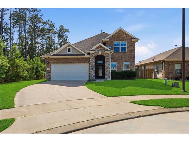 Single Family Home 3BR 2.1BA - 20023 Poppy Hills Ln, Cleveland, TX