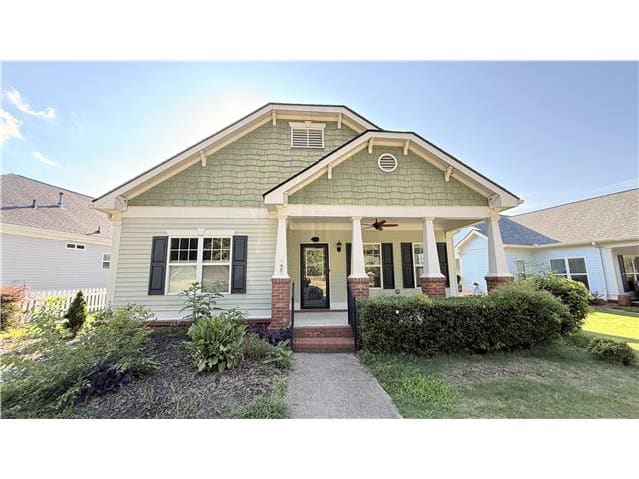 Single Family Home 3BR 2BA - 135 Pratt Dr, Covington, GA