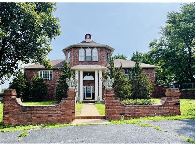 Single Family Home 2BR 2.1BA - 1023 E Fremont St, Stockton, MO