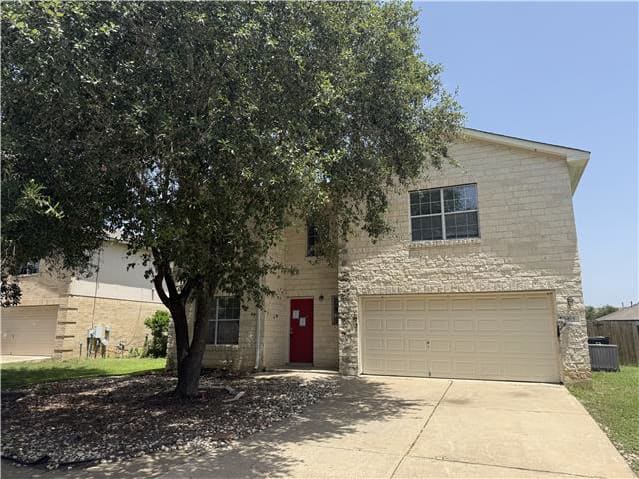 Single Family Home 4BR 2.1BA - 113 Outfitter Dr, Bastrop, TX