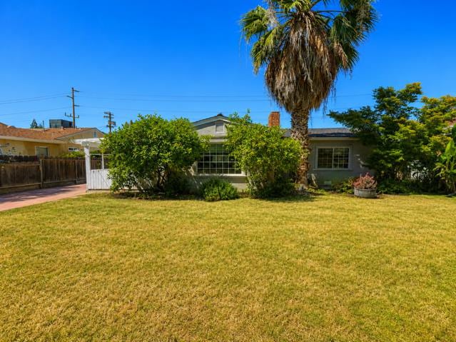 Single Family Home 2BR 1BA - 1217 Woodman Way, Modesto, CA