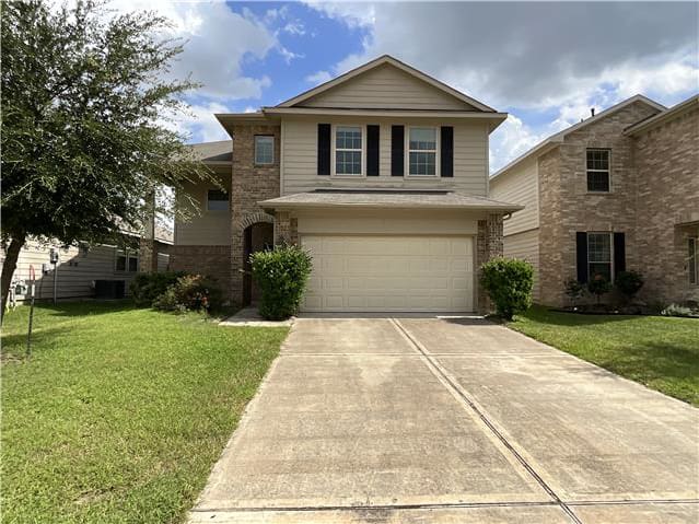 Single Family Home 4BR 2.1BA - 13127 Silverglen Run Trail, Houston, TX