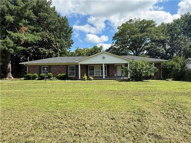 Single Family Home 3BR 2BA - 20 Greenway Dr, Jackson, TN