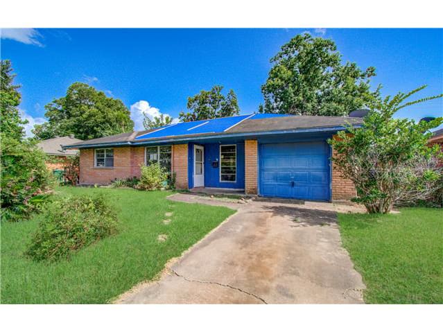 Single Family Home 3BR 1BA - 4110 Howcher St, Houston, TX