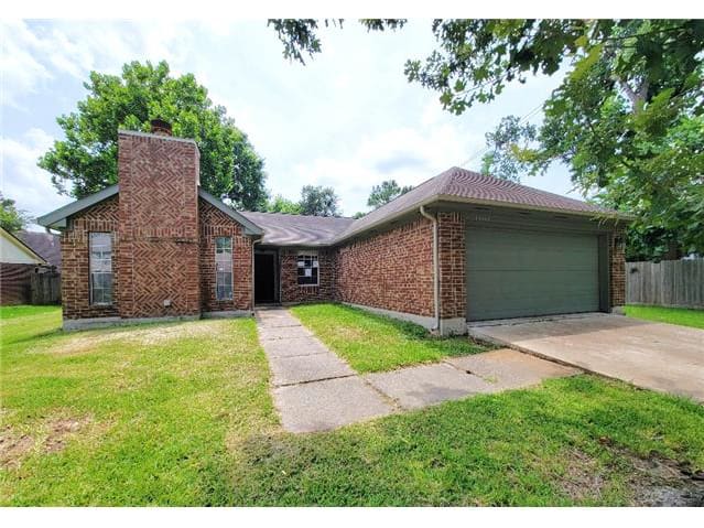 Single Family Home 4BR 2BA - 15502 Richford Dr, Friendswood, TX